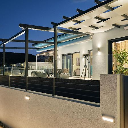 Blue View Villa - Coastal Elegance With Swim Spa, By Zantewize 알리카나스 외부 사진