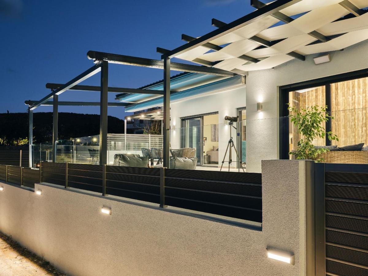 Blue View Villa - Coastal Elegance With Swim Spa, By Zantewize 알리카나스 외부 사진